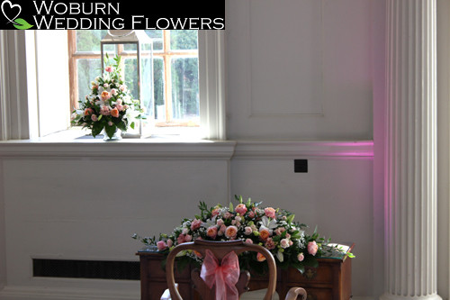 Arrangements of Vuvuzela roses, Lillies and Gypsophillia.