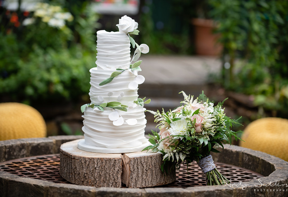 Image of cake and flowers.